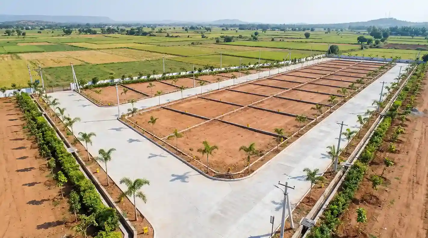 Open plots in Tadepalli – aerial view of CRDA approved residential layout near Amaravati