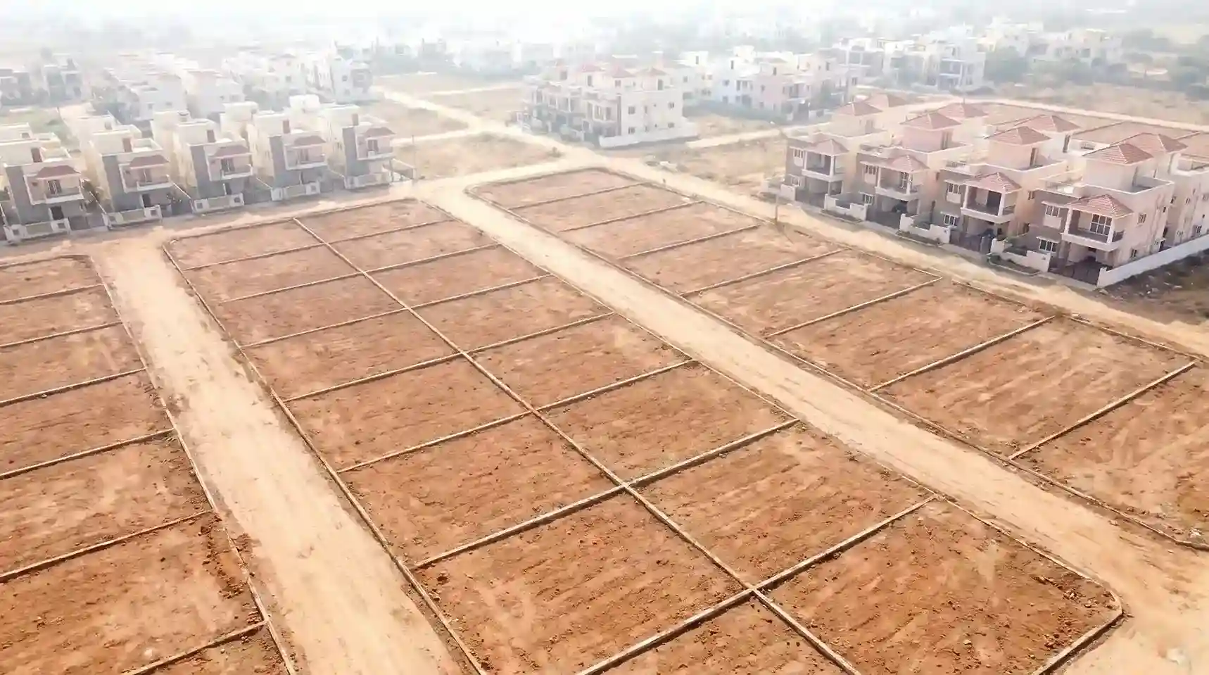 Growth and investment in Yendada plots